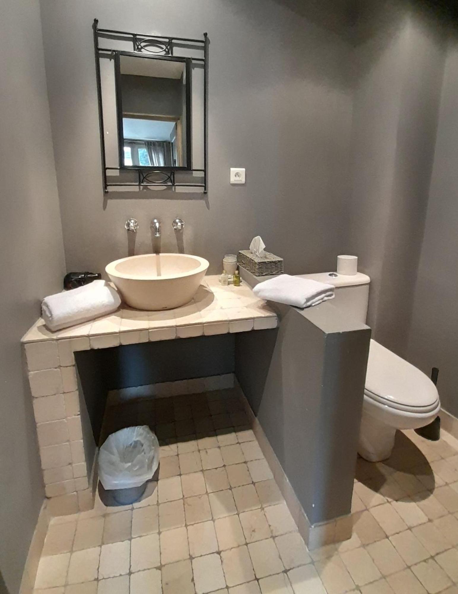 Les Jardins De La Tour Hotel Chatillon-sur-Chalaronne Luaran gambar